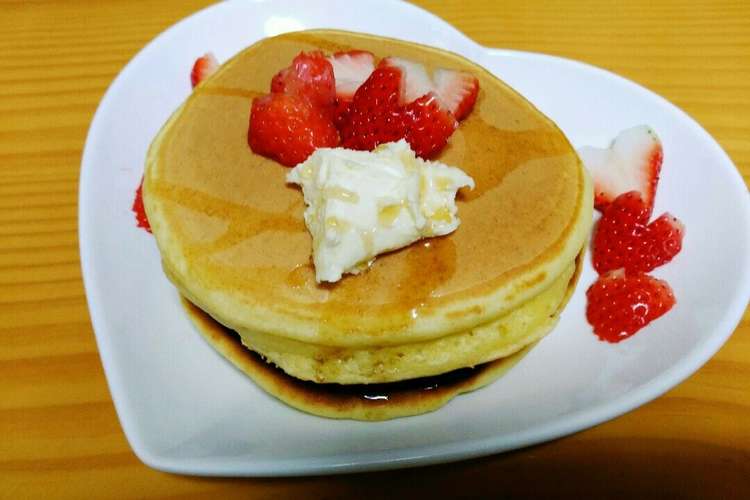 いちごとメープルのホットケーキ レシピ 作り方 By 三穂ママ クックパッド 簡単おいしいみんなのレシピが353万品