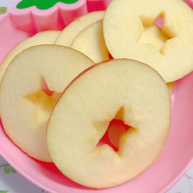 子供がパクパク食べる！りんご大好き！の写真