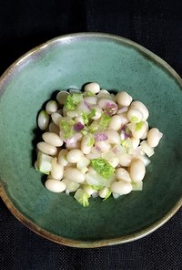 白いんげん豆とセロリのサラダ