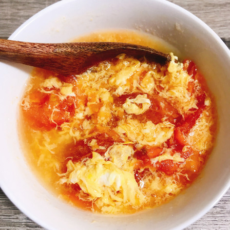 トマトと卵の簡単スープ 夜食にも！