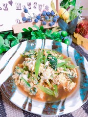 残った春菊の茎で卵とじ♬の写真