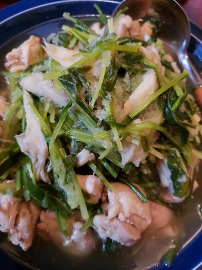 鶏と壬生菜の伊吹おろし煮の写真