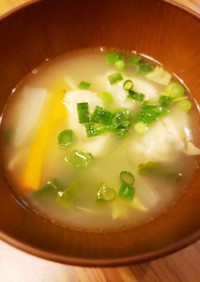 芯まで温まる♡̷野菜と餃子のスープ