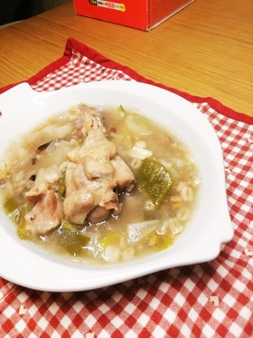 子供も喜ぶ手羽元薬膳スープ(ストウブで)