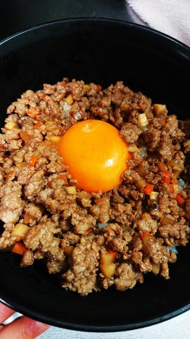 簡単♪合挽き肉でそぼろ丼