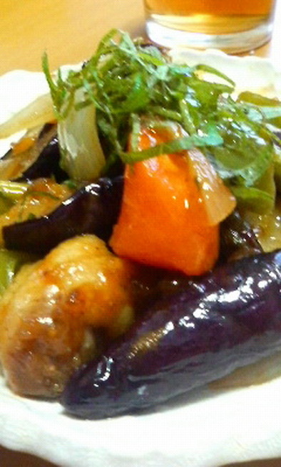 シソでサッパリ☆鶏と夏野菜の甘酢炒め。の写真
