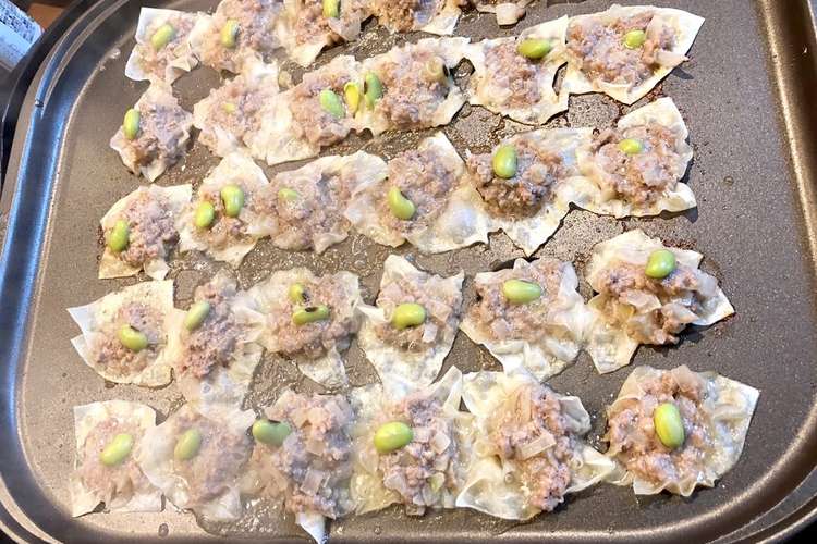 子供と作るホットプレートで焼きシュウマイ レシピ 作り方 By まさはね クックパッド 簡単おいしいみんなのレシピが364万品