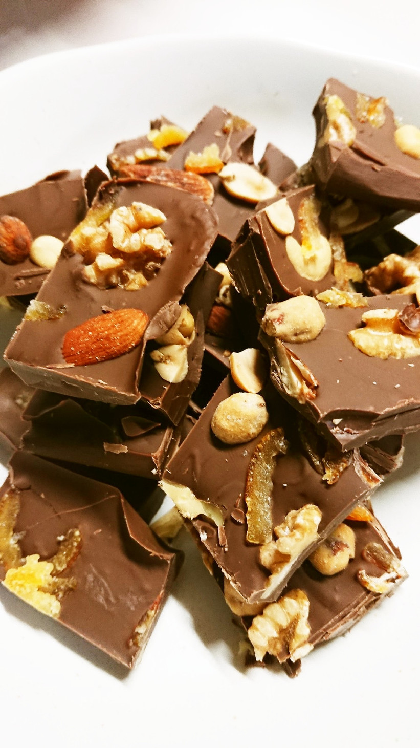 ナッツ一杯の手作り板チョコ by ミコおばちゃんMy粉 【クックパッド】 簡単おいしいみんなのレシピが396万品