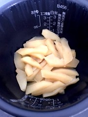 離乳食中期:炊飯器で簡単☆りんご煮の写真