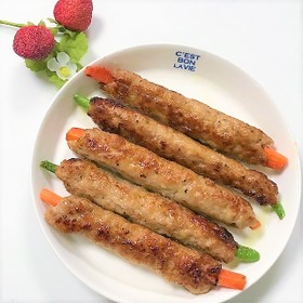 人参インゲンのひき肉ま~きまき♪
