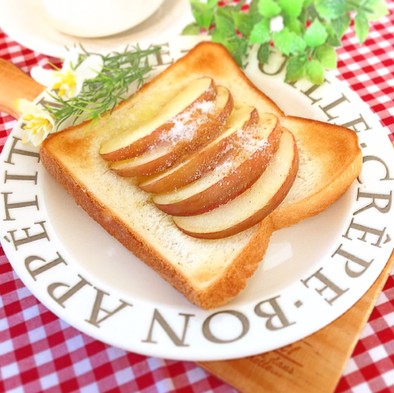 焼きりんごトーストの写真