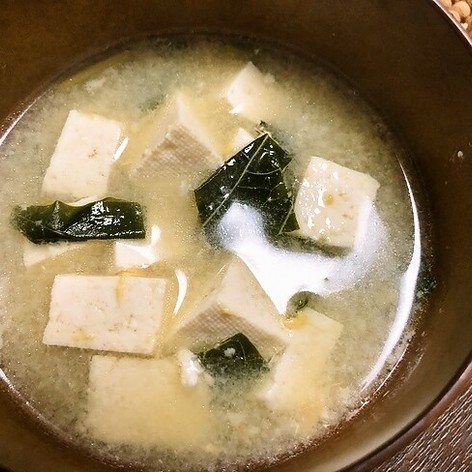 身体が温まる！カラルーと島豆腐の味噌汁