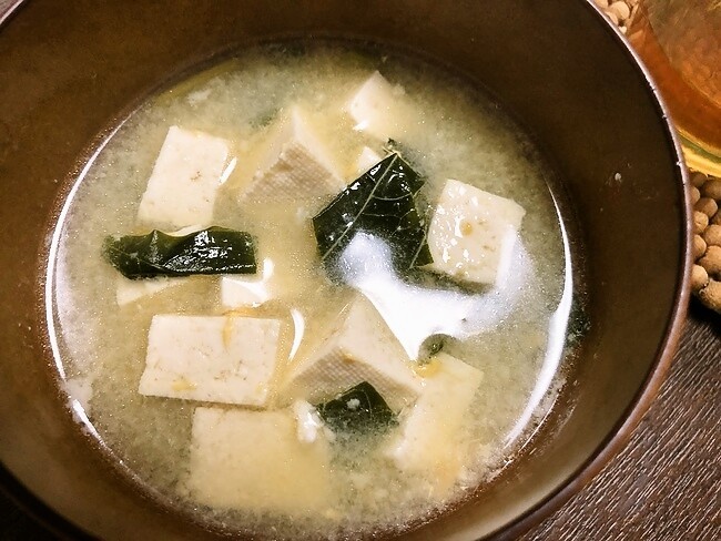 身体が温まる！カラルーと島豆腐の味噌汁の画像