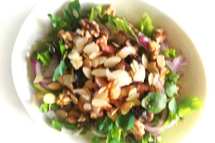 木の実とキノコのサラダ