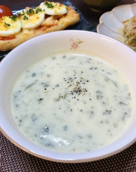 セロリとパセリの豆乳ポタージュ