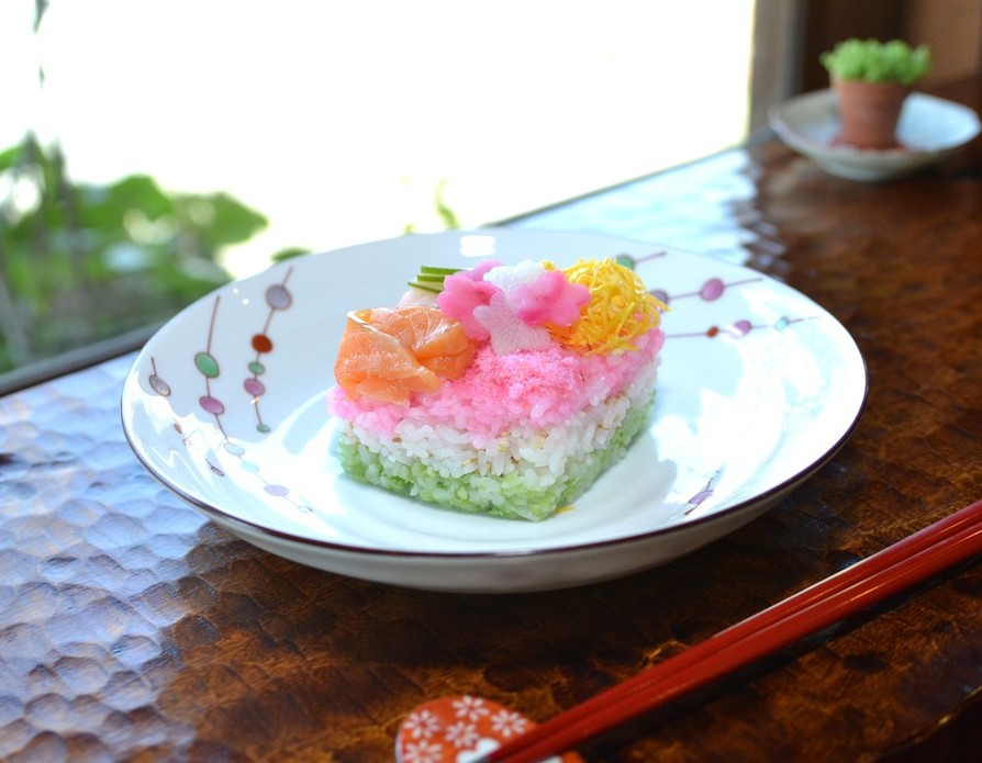 ひな祭りに ひし餅風寿司ケーキの画像