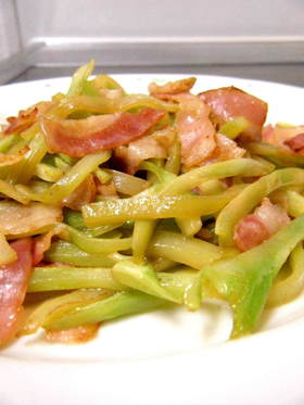 ブロッコリーの茎☆バター醤油炒め