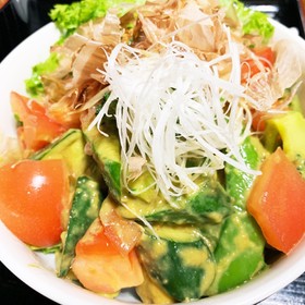 アボカドと胡瓜の山葵醤油