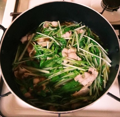 節約♪水菜と豚肉の煮物♪の写真