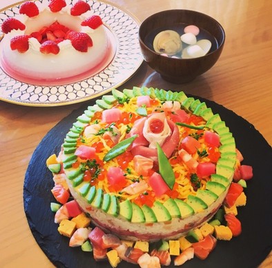 雛祭り♡子供喜ぶ可愛いちらし寿司ケーキの写真