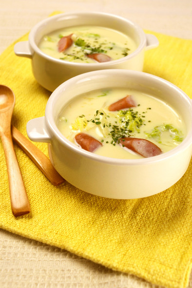 ウインナーと白菜の豆乳チーズスープの写真