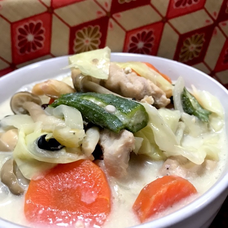 お豆さんと温野菜の具だくさん豆乳スープ♡の画像