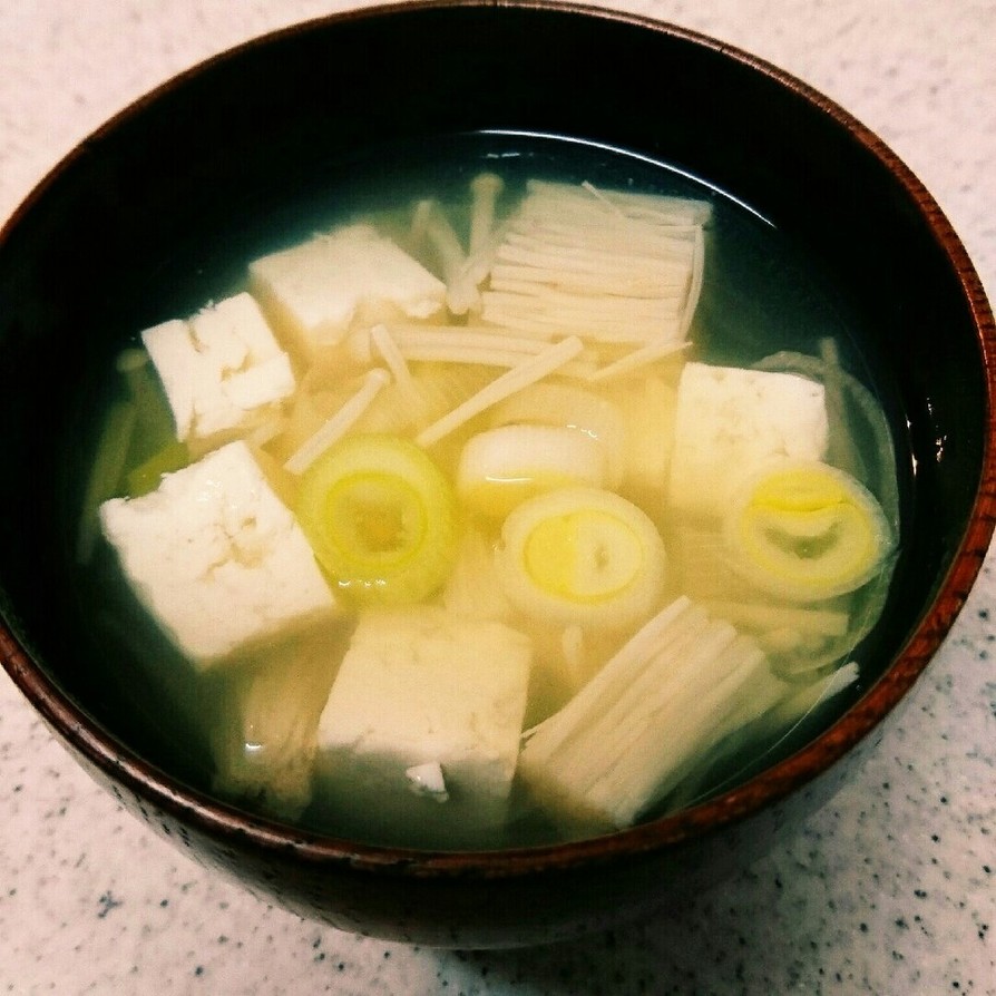 エノキと豆腐のお吸い物の画像