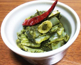 適当!白菜と緑茶葉のニンニク炒め