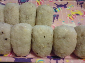 炊き立てご飯でさくさくおにぎり作れます♪