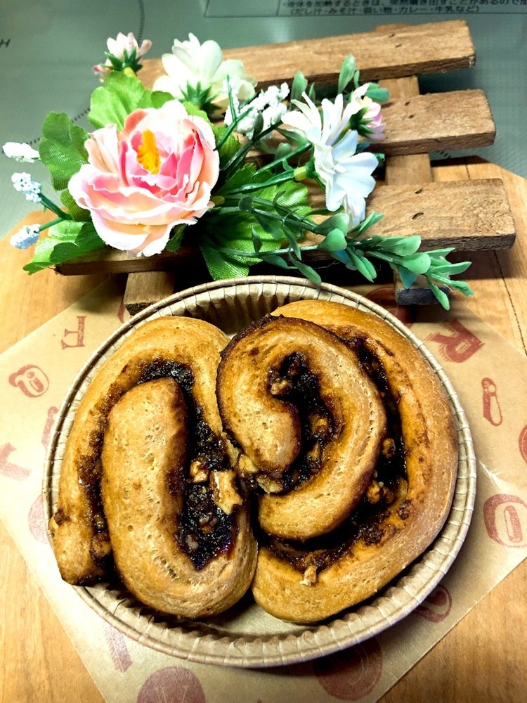 ふすまの味噌クルミロールパンの画像