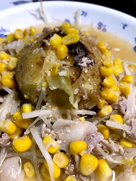 味噌豚じゃがバターコーンもやし汁