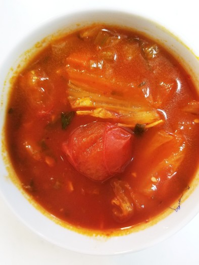 スーラータン風トマトとセロリのスープの写真