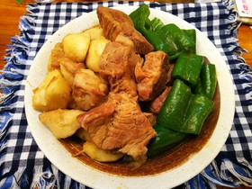 簡単絶品・豚角煮と里芋とピーマンの煮しめ