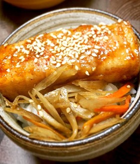 豚バラ巻き巻き厚揚げのっけごはん