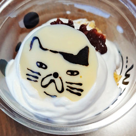 ネコまるけチョコのあんこパフェ