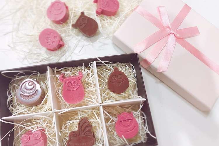 今話題の100均型で 簡単チョコレシピ レシピ 作り方 By りなこ Uu クックパッド