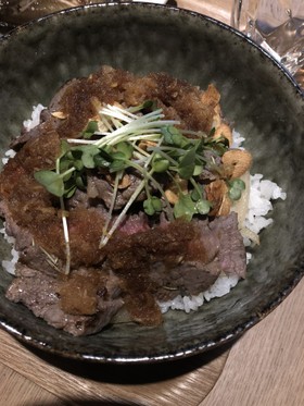 簡単♪美味しい♩ステーキ丼