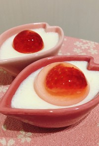 ひな祭り❤︎苺とミルクのプリン