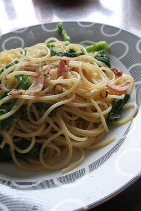 菜の花とアンチョビベーコンのパスタ