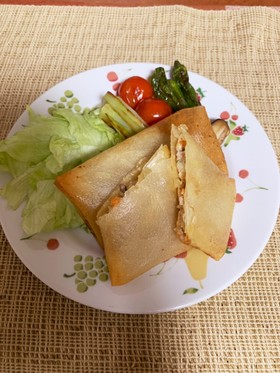 カリッとして中はジューシーな餃子春巻き☆