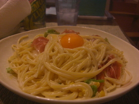 生ハムとブロッコリーのクリームパスタ