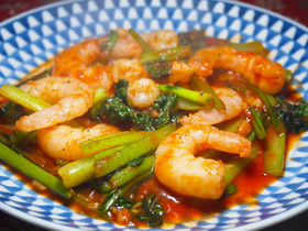 エビと小松菜のあごだし麹&ケチャップ炒め
