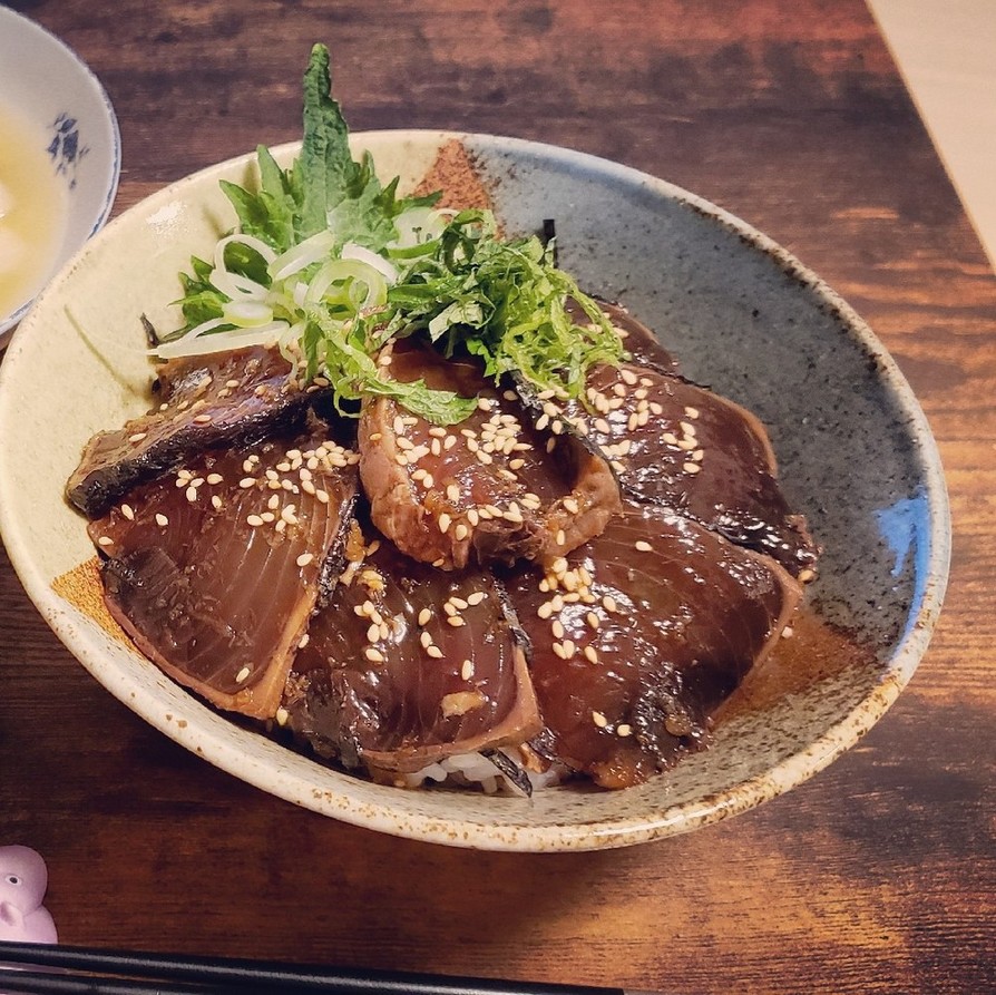 アレンジで簡単うまし⭐鰹のタタキの漬け丼の画像