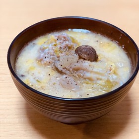 きのこと肉団子の豆乳スープ