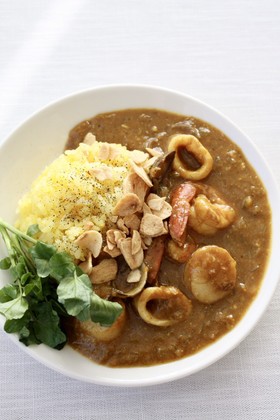 ルウ不要、スパイスで【シーフードカレー】