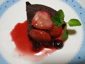 ガトーショコラいちごソース