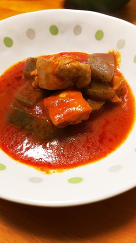 おっさんの蒟蒻、鶏肉のトマトジュース煮