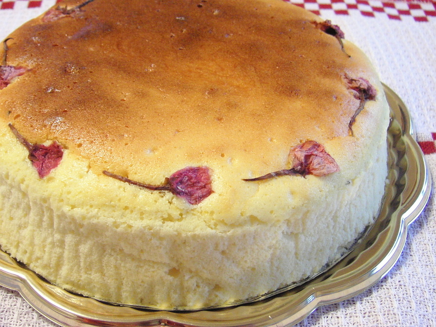 ノンオイルふわふわ♪桜スフレチーズケーキの画像