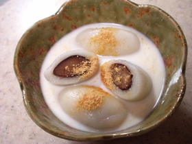 牛乳で練った白玉☆茶福豆入り