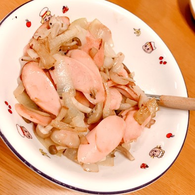 魚肉ソーセージの野菜炒めの写真